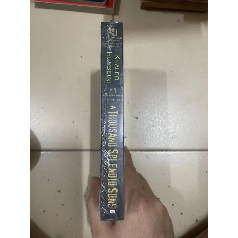 A THOUSAND SPLENDID SUNS - KHALED HOSSEINI (c47) 995623