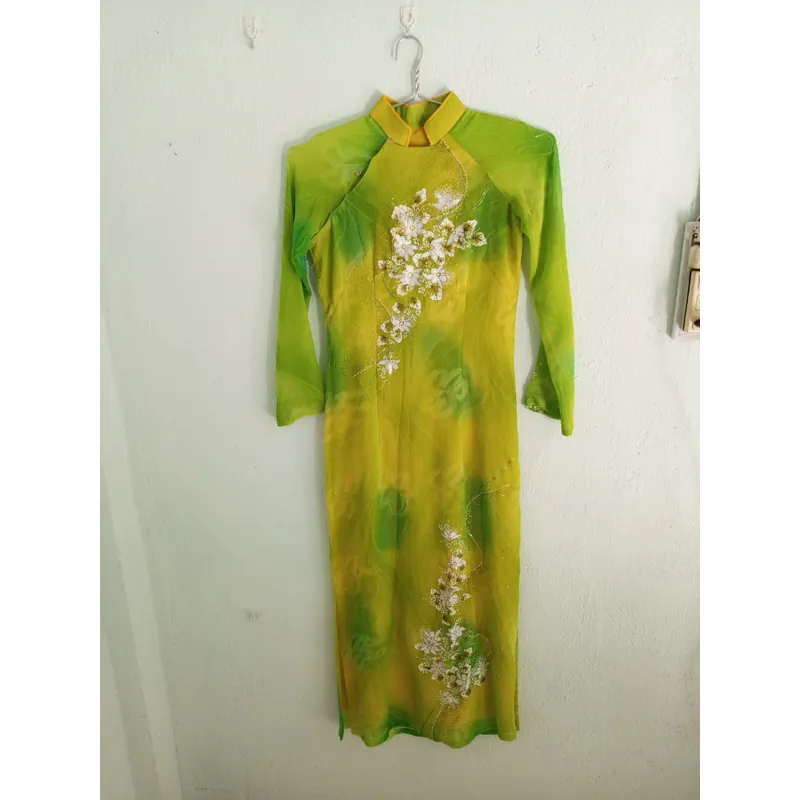 Pass 12 áo dài cá nhân em vừa bán vừa cho ạ. 713169