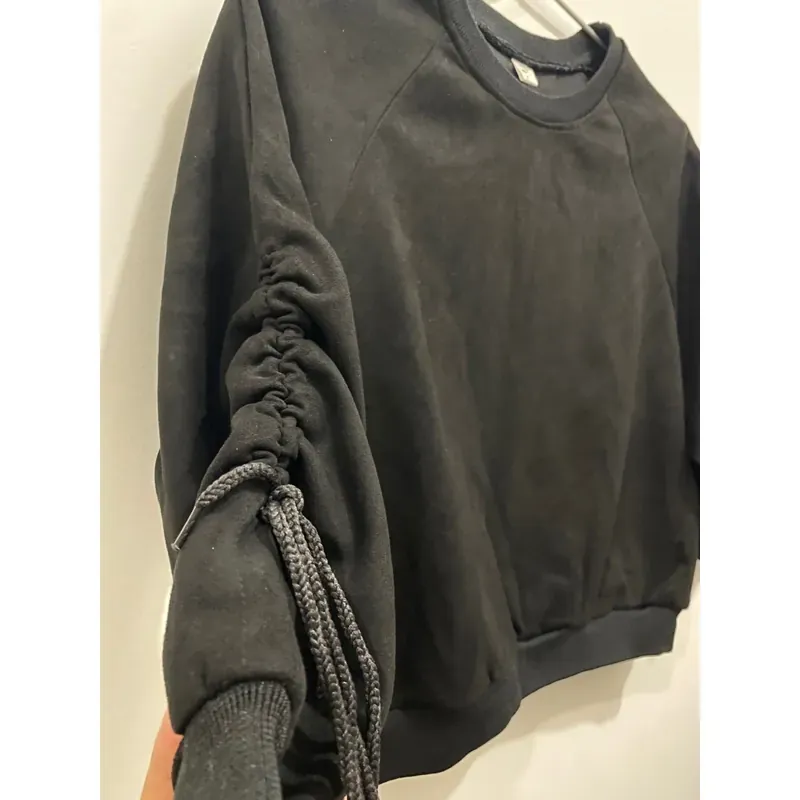 MỚI 99%***ÁO NỈ CHUI ĐẦU TAY CHUN KIỂU* CROPTOP* ĐEN* FREESIZE MỚI* TẶNG QUÀ 0Đ 591585