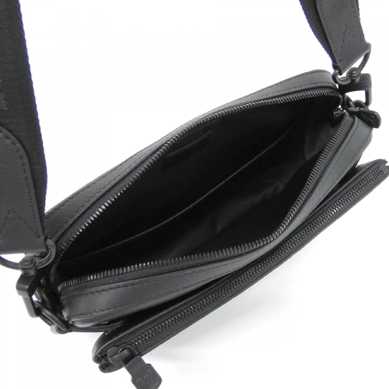 Túi đeo chéo Louis Vuitton Monogram Shadow Trio M46602 610992