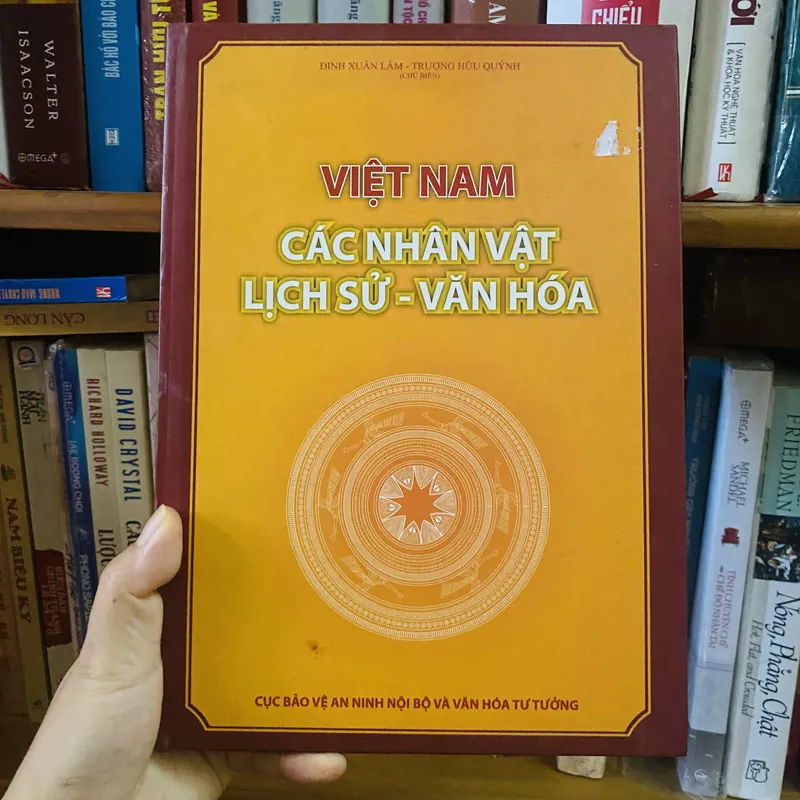 Việt Nam các nhân vật lịch sử văn hoá 735108