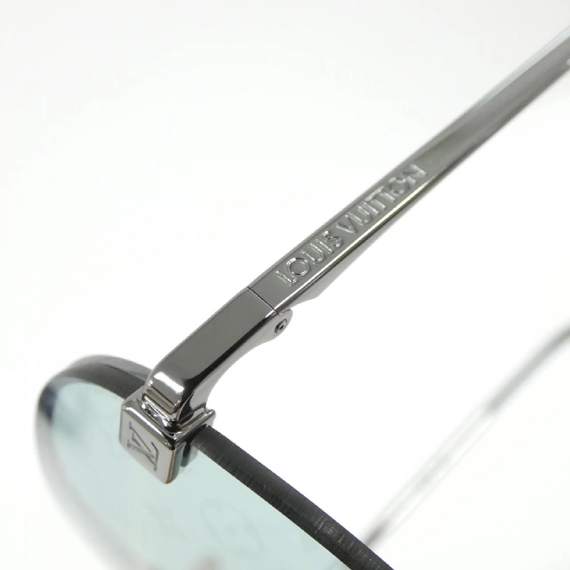 Kính mát Louis Vuitton Clockwise Teardrop Z1184E 625184