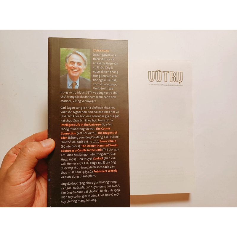 Vũ Trụ - Carl Sagan
 494557