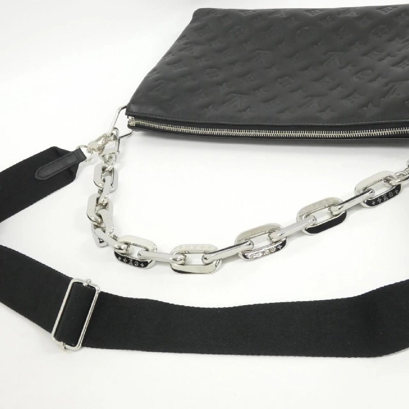 Túi đeo vai Louis Vuitton Coussin MM M23057 608820