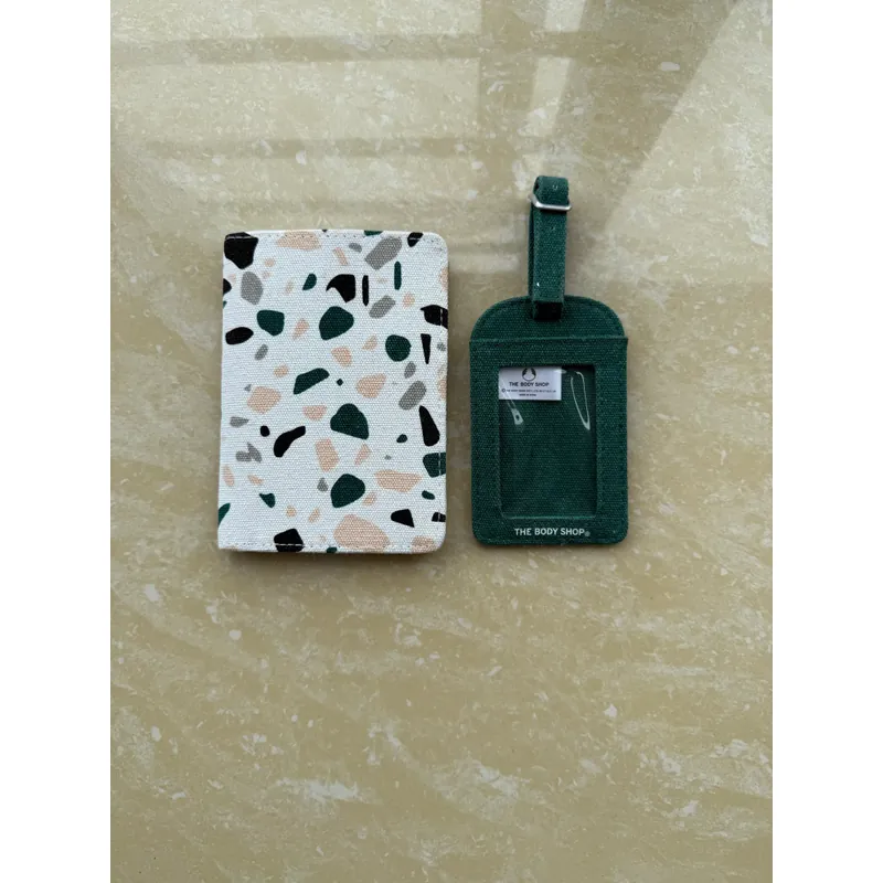 Ví đựng hộ chiếu và thẻ của THE BODY SHOP 565608