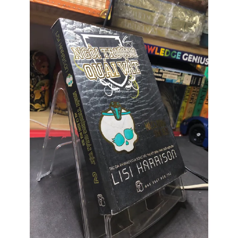 [Sách Cũ SCGR] Ngôi trường quái vật Ma cà rồng nhà bên 2013 mới 75% ố vàng Lisi Harrison HPB2606 VĂN HỌC 679731