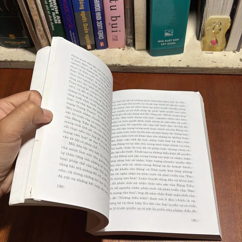 II Danh Nhân Trung Quốc: Ba Vĩ Nhân Trung Quốc Của Thế Kỷ 20 - Thi Hữu Tùng - 2009 927332