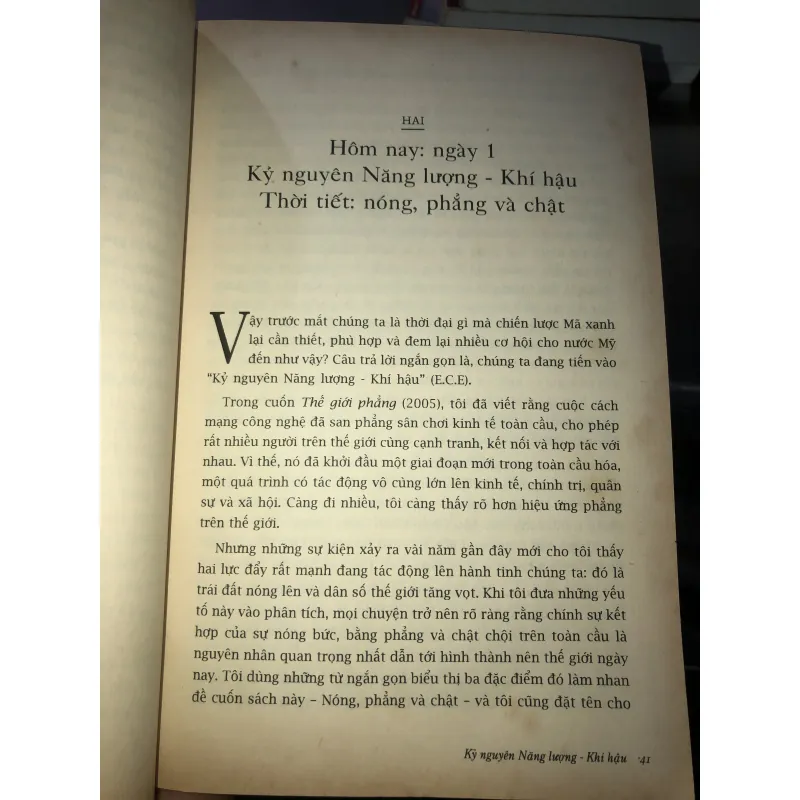 Nóng, Phẳng, Chật  796071