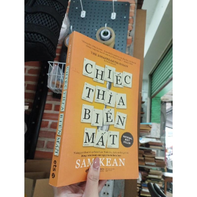 Chiếc Thìa Biến Mất - Sam Kean 130168