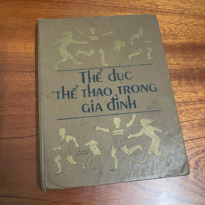 II Sách Liên Xô: Thể Dục Thể Thao Trong Gia Đình - 1987 476078