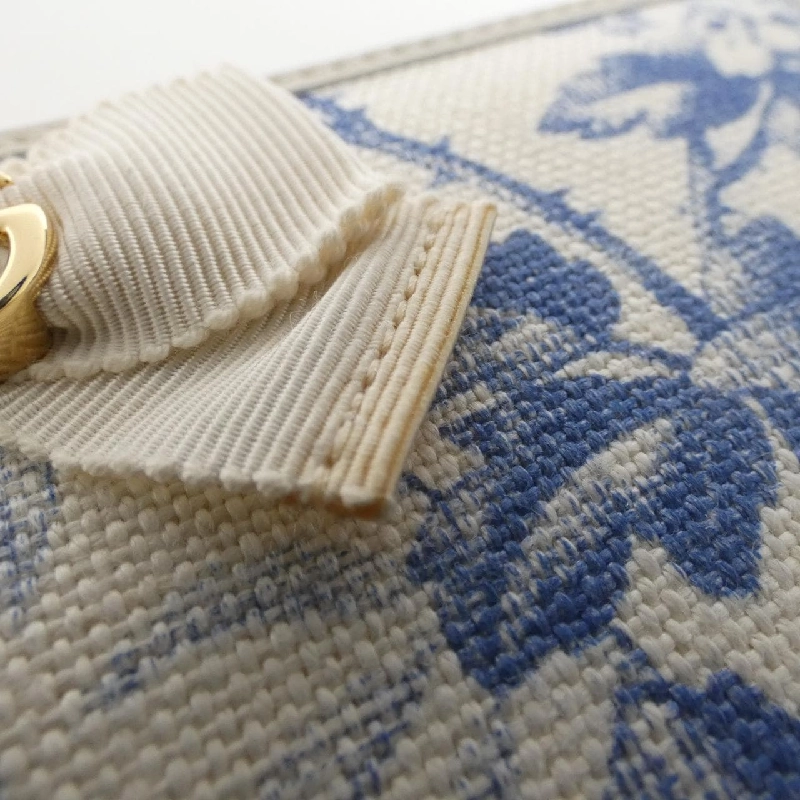 Ví Gucci 435819 K2I1J 621147