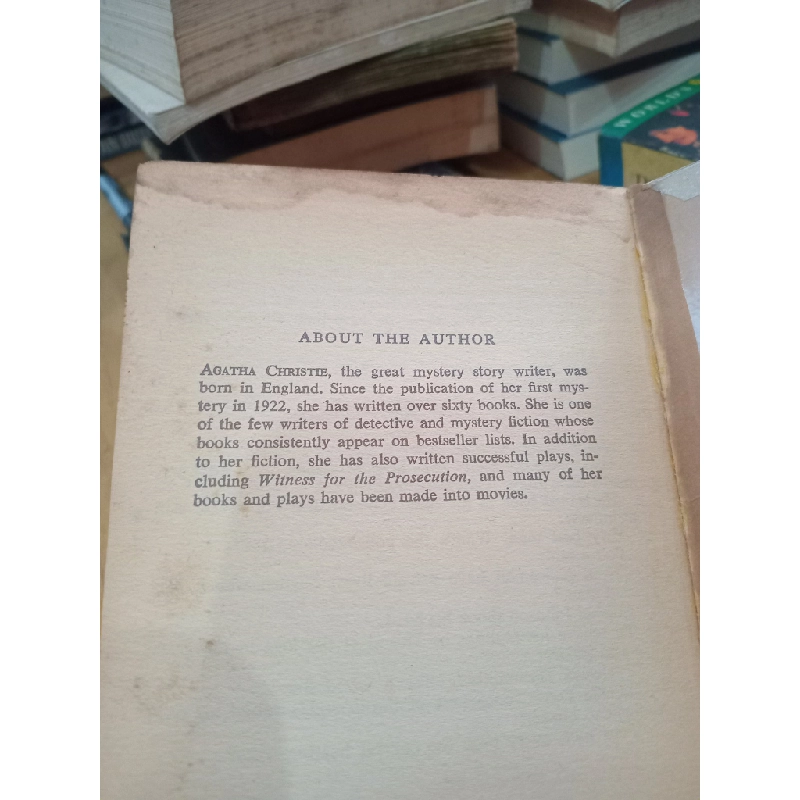 A Holiday for Murder - Agatha Christie 522328