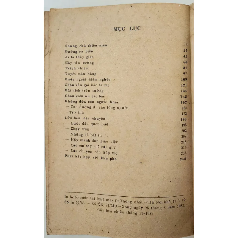 BƯỚC NGOẶT HIỂM NGHÈO

Tập truyện về công tác giáo dục thanh thiếu niên chậm tiến ở Nga 712570