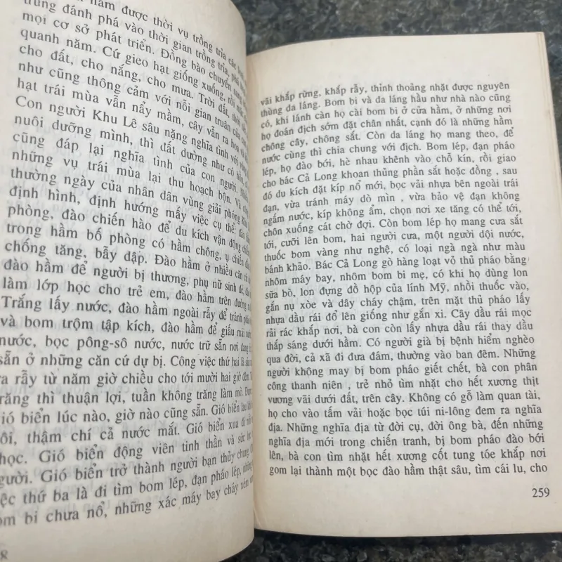 Dưới những cánh rừng Ô-rô Nam Hà xb1995 758416