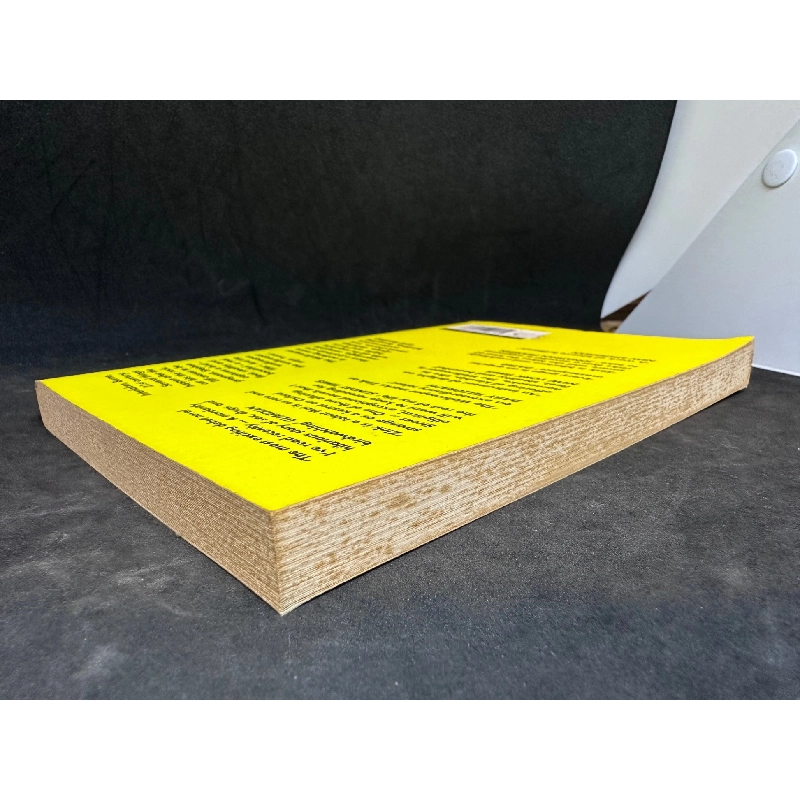 The Wallcreeper - Nell Zink, 2014, mới 70% (ố vàng) SBM.VH0812 912738