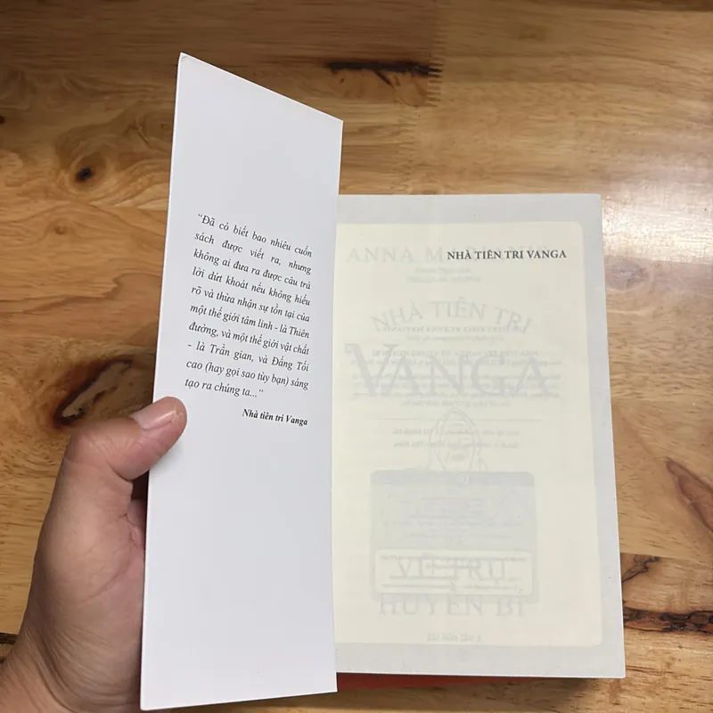 II Sách Tâm Linh: Nhà Tiên Tri Vanga _ Và Vũ Trụ Huyền Bí - ANNA MARIANIS - 2021 702689