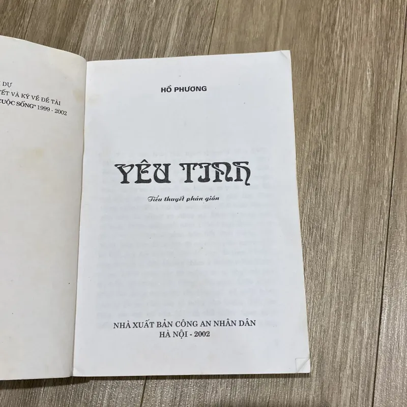 YÊU TINH, TIỂU THUYẾT PHẢN GIÁN, XB 2002 1021163