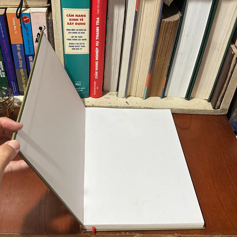 II Sách Hay: Tuyển Tập Các Châu Bản Triều Nguyễn Về Thực Thi Chủ Quyền Của Việt Nam… 739214