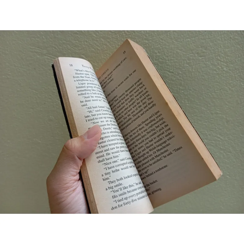 Good omens, english book, sách tiếng Anh  932602