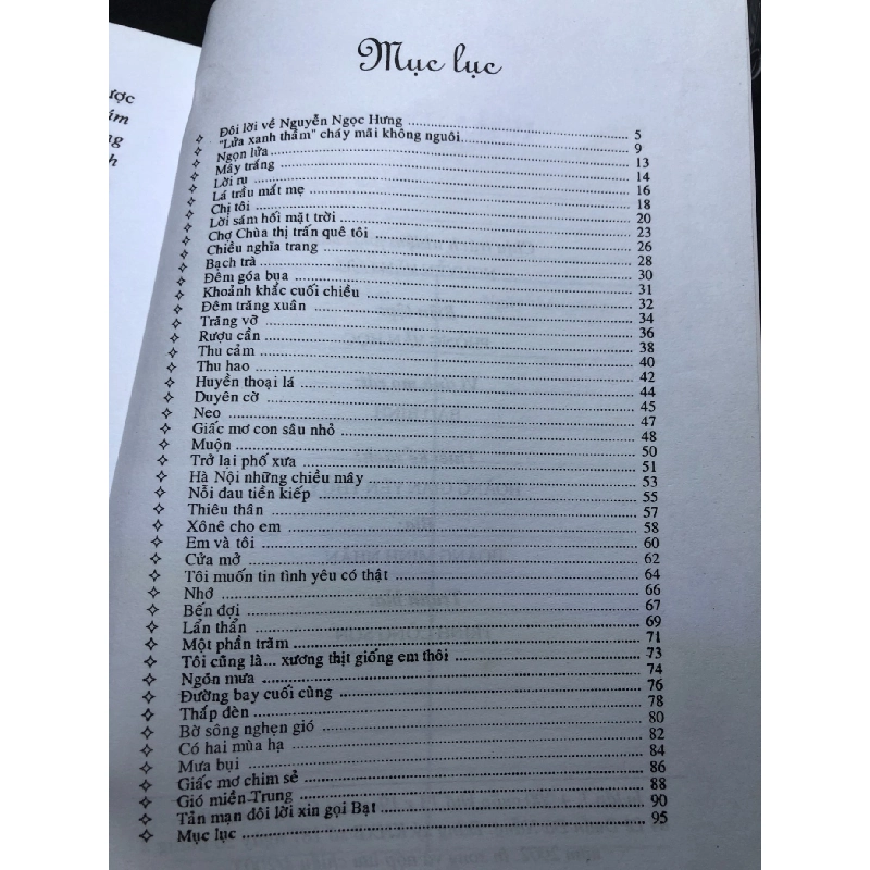 Lửa xanh thầm mới 80% ố bẩn có dấu mộc và viết nhẹ trang đầu 2003 Nguyễn Ngọc Hưng HPB0906 SÁCH VĂN HỌC 914576