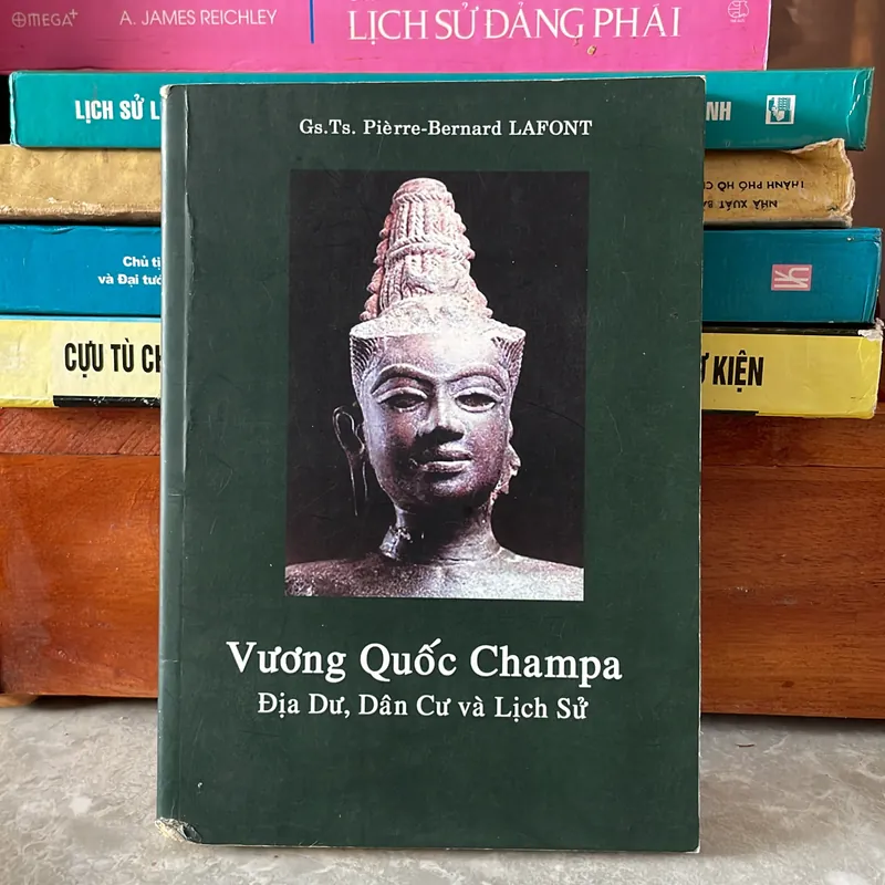 Vương Quốc Địa Dư, Đân cư và Lịch Sử 695127