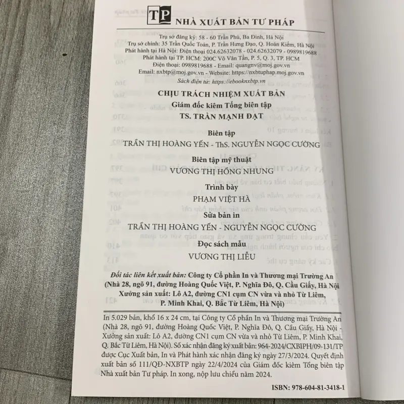 Giáo trình kỹ năng mềm trong nghề luật.  747219