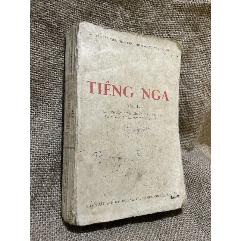 Tiếng Nga Tập 1 - 430 trang  999022