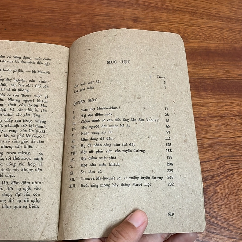 II Văn Học Nước Ngoài: Xa Mạc Tư Khoa (Tập 1) - VAXILI, AGIAIÉP - 1981 503145