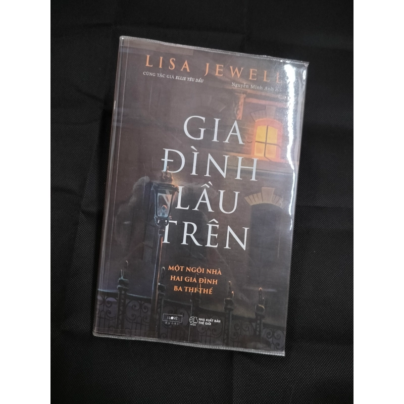 GIA ĐÌNH LẦU TRÊN - LISA JEWELL TRUYỆN TRINH THÁM  387264