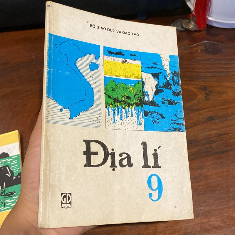 COMBO 2 CUỐN ĐỊA LÍ 8-9 503027