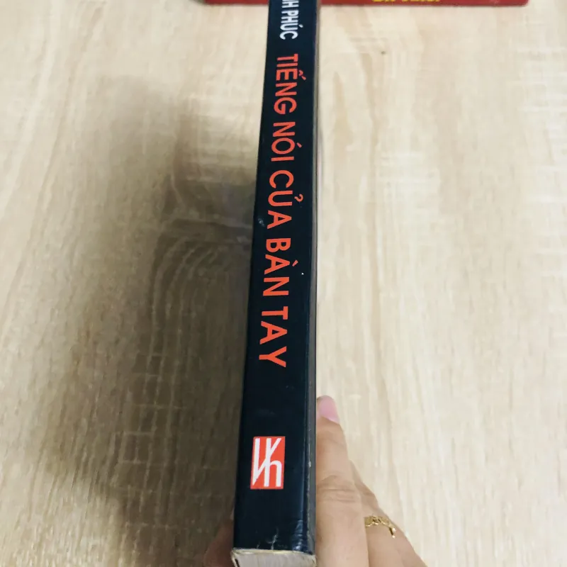 TIẾNG NÓI CỦA BÀN TAY 991286