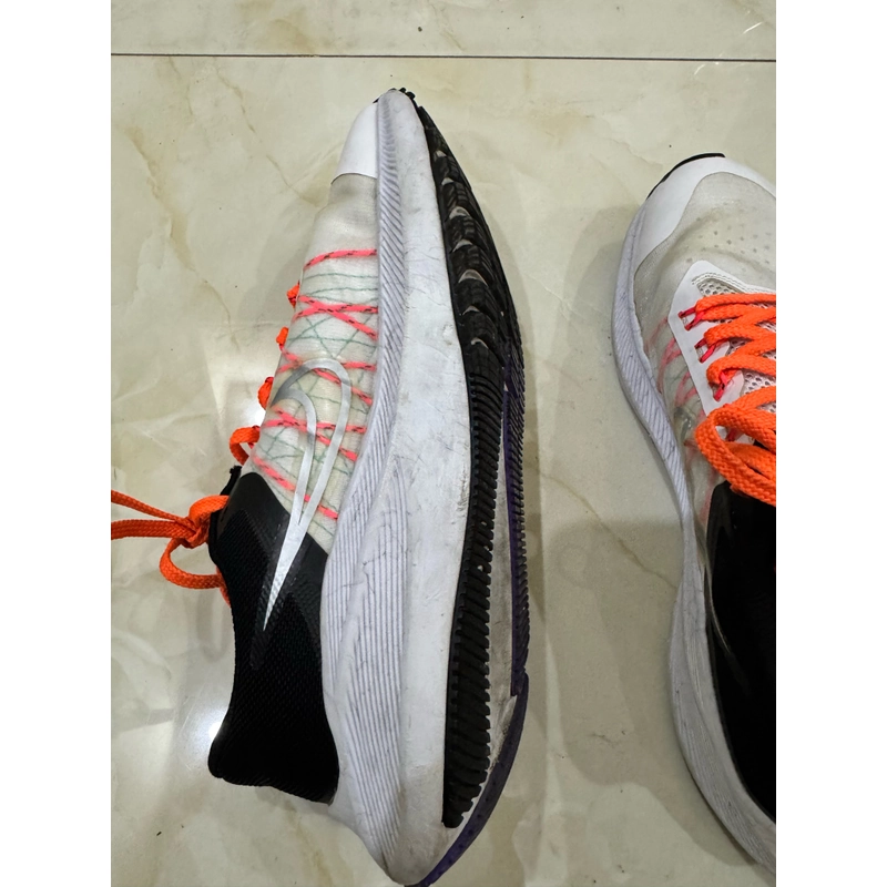 Giày thể thao nam hiệu Nike 385794