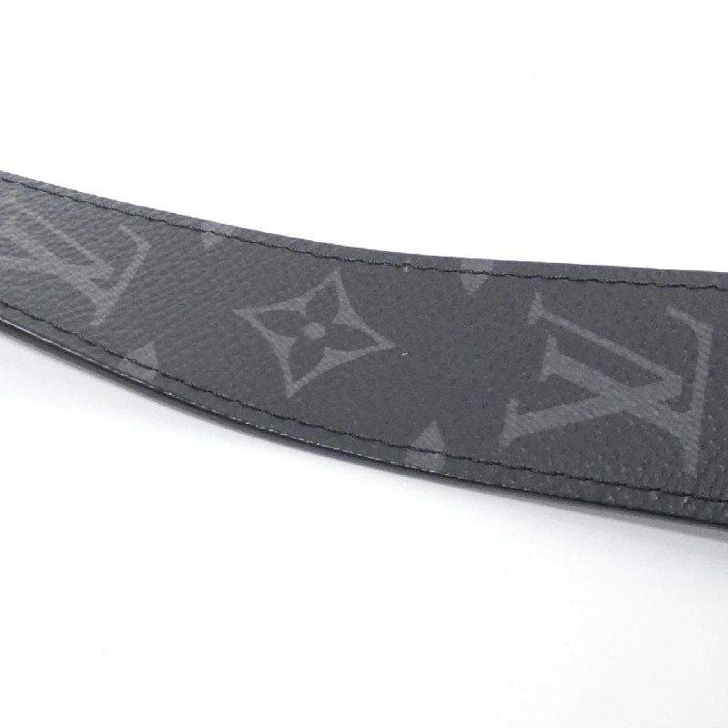 Túi đeo chéo ngoài trời Louis Vuitton Taiga Lama M30741 612473