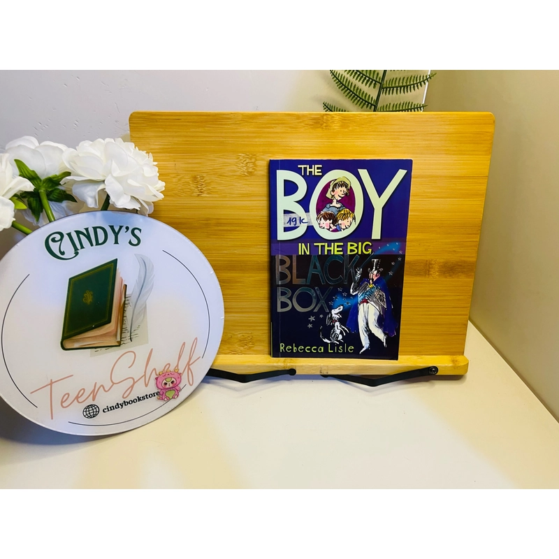 The Boy in the Big Black Box – Rebecca Lisle  530652