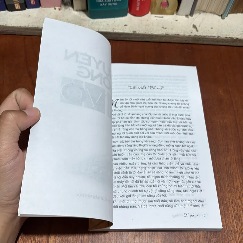 II Văn Học Việt Nam: Bỉ Vỏ - Nguyên Hồng - 2010 801120