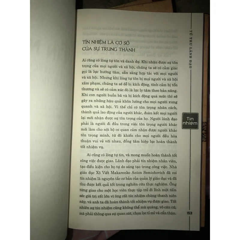 Tứ thư lãnh đạo - Lãnh đạo, xử thế, quản trị, dụng ngôn  730617