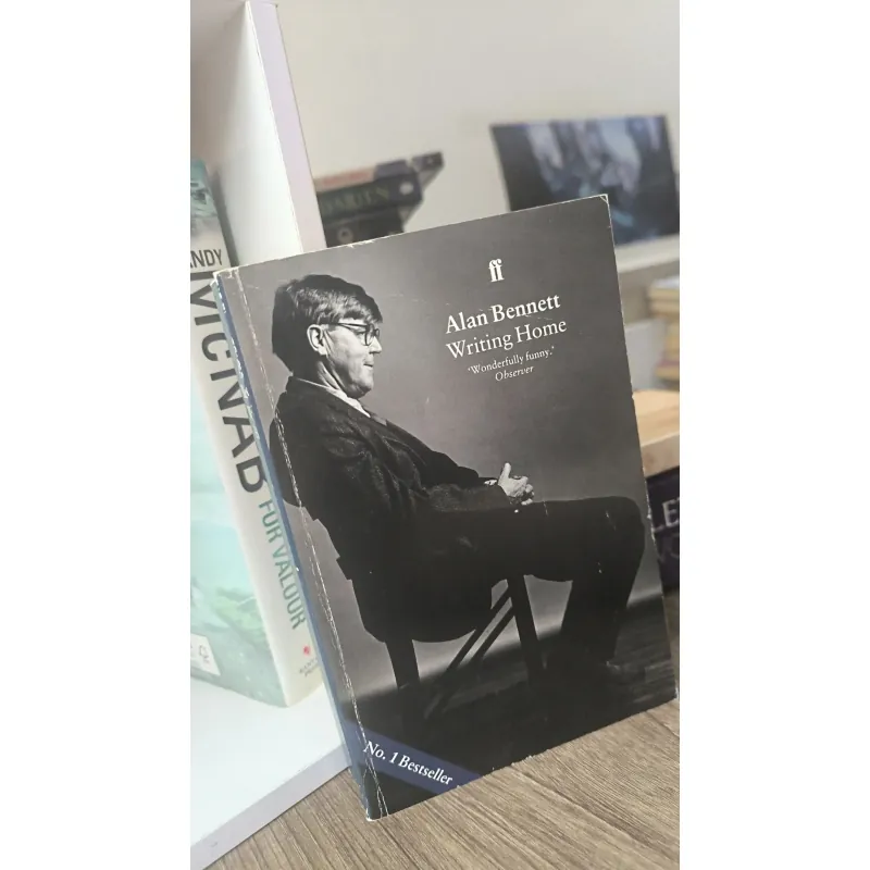 Writing Home (a collection of diaries, essays, and reflections) Alan Bennett 795614