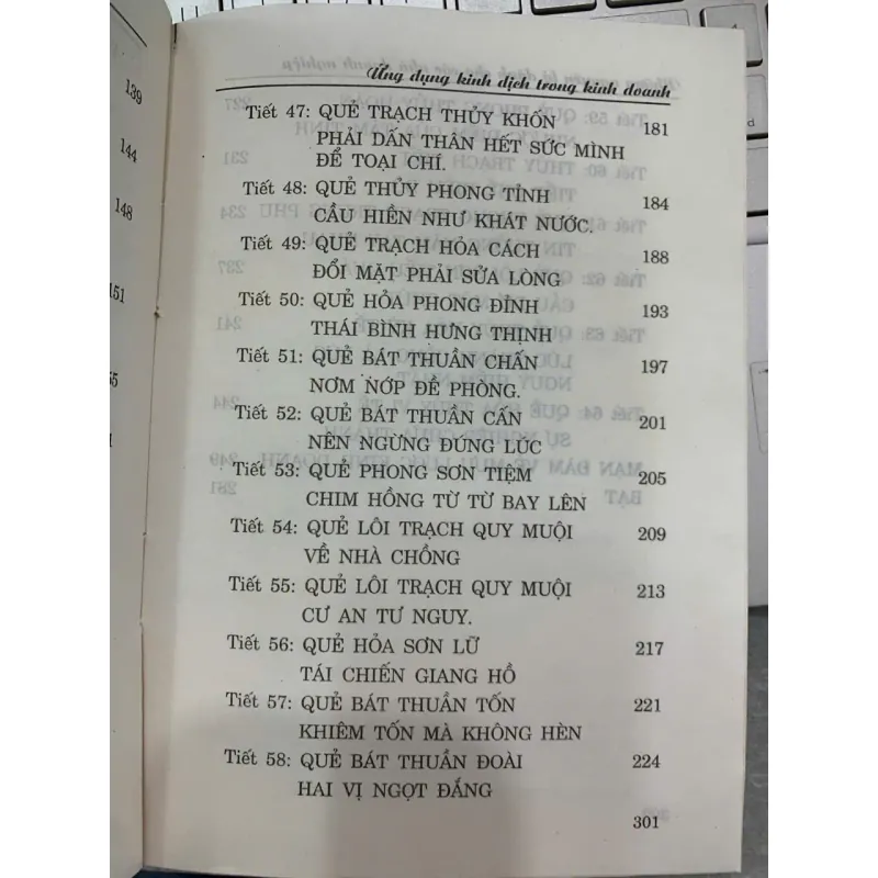 ỨNG DỤNG KINH DỊCH TRONG KINH DOANH - NGUYỄN NGUYÊN QUÂN & HỒNG KHÁNH (BIÊN DỊCH) 776755