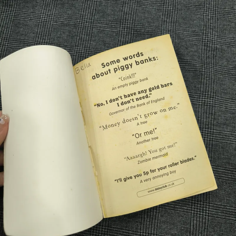 Daisy and the Trouble With Piggy Banks - Kes Gray 791378