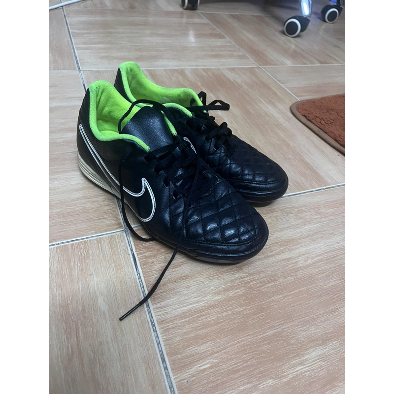 Giày đá bóng Nike Size 40 chính hãng 457807