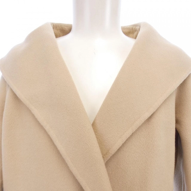 Áo khoác FENDI 635566