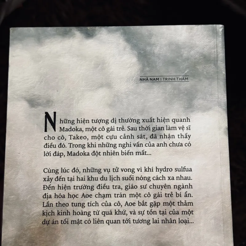 Ma nữ của Laplace 1010497