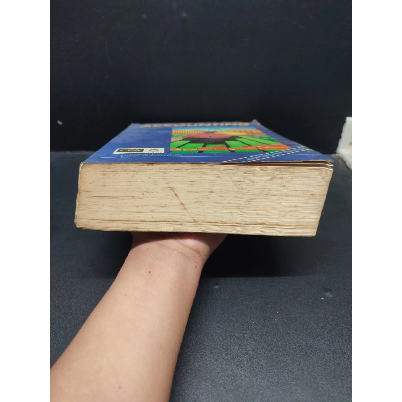 Accounting in Australia - Hoggett & Edwards mới 60% bẩn ố vàng HCM0805 ngoại văn 914245