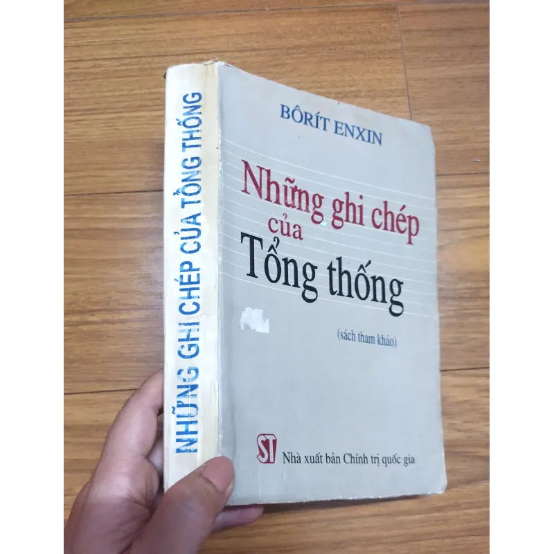 Sách: Những ghi chép của Tổng thống - TG: Bô-Rít En-xin 729215