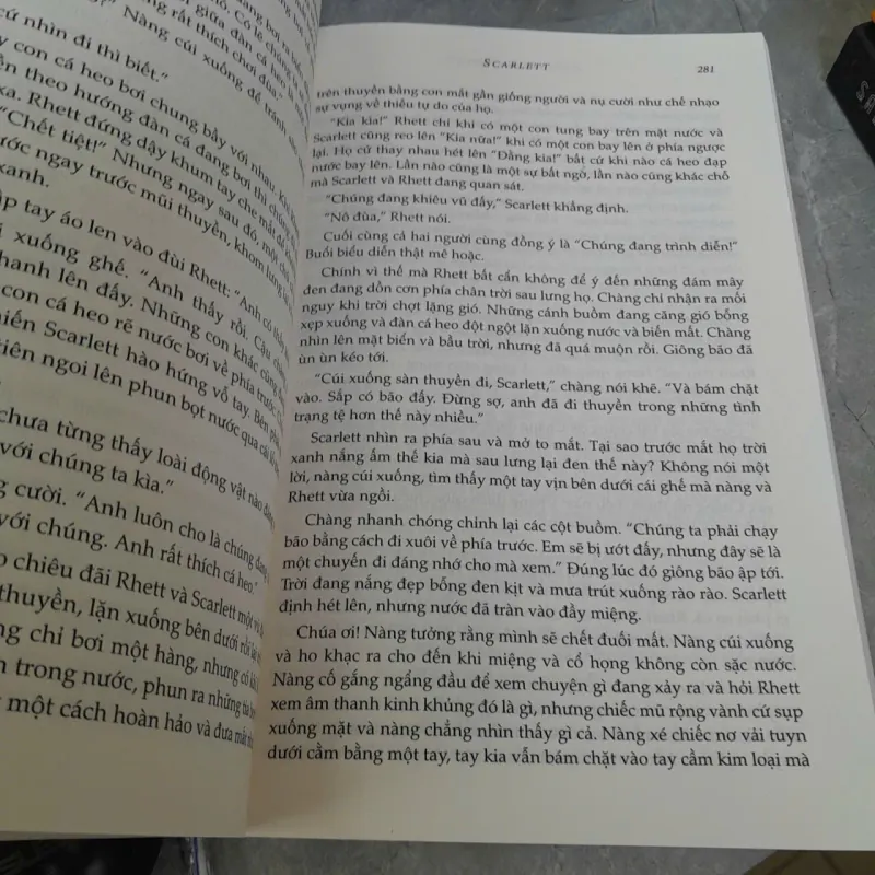 SCARLETT HẬU CUỐN THEO CHIỀU GIÓ - VŨ THÙY LINH 784328