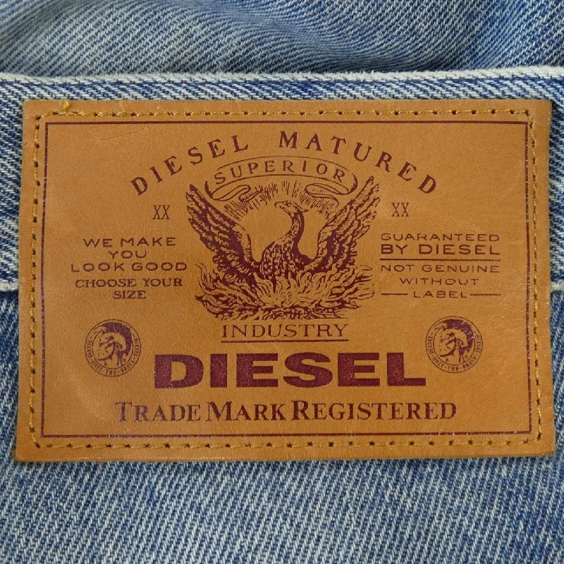 Quần jeans DIESEL - Hàng hiệu Authentic 818071