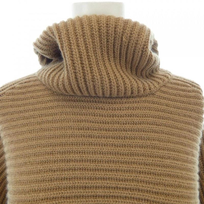 【Mã giảm giá】FERRAGAMO Áo len 638799