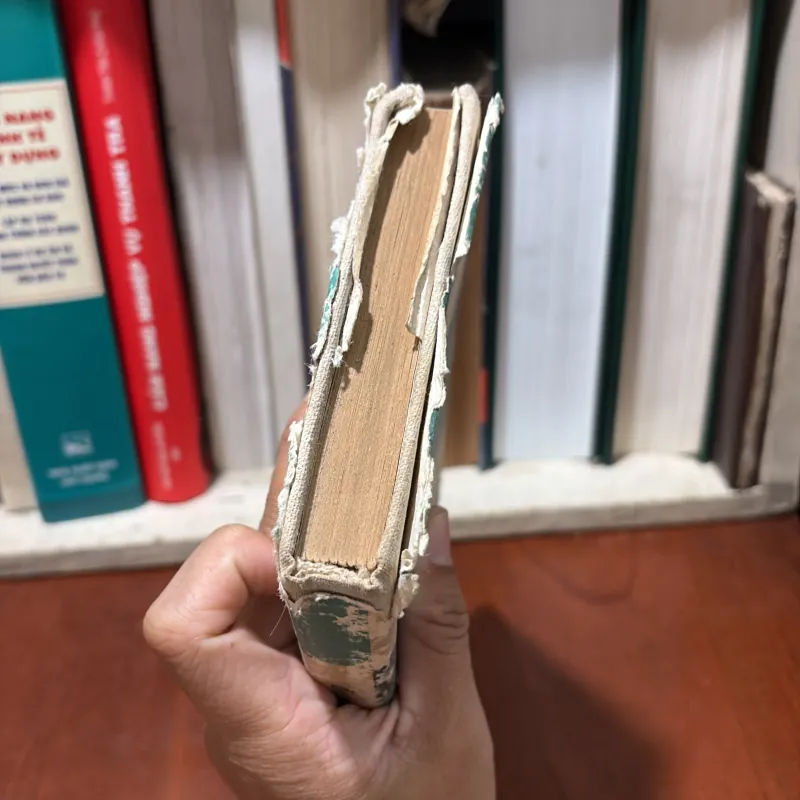 Văn Học Nước Ngoài: Câu Chuyện Một Tấm Bia _ Gắng Sống Đến Bình Minh - Vaxin BưCốp - 1985 751001