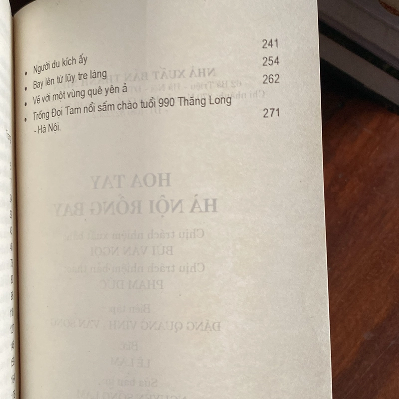 HOA TAY HÀ NỘI ROOFNH BAY (XB 2000) 477233