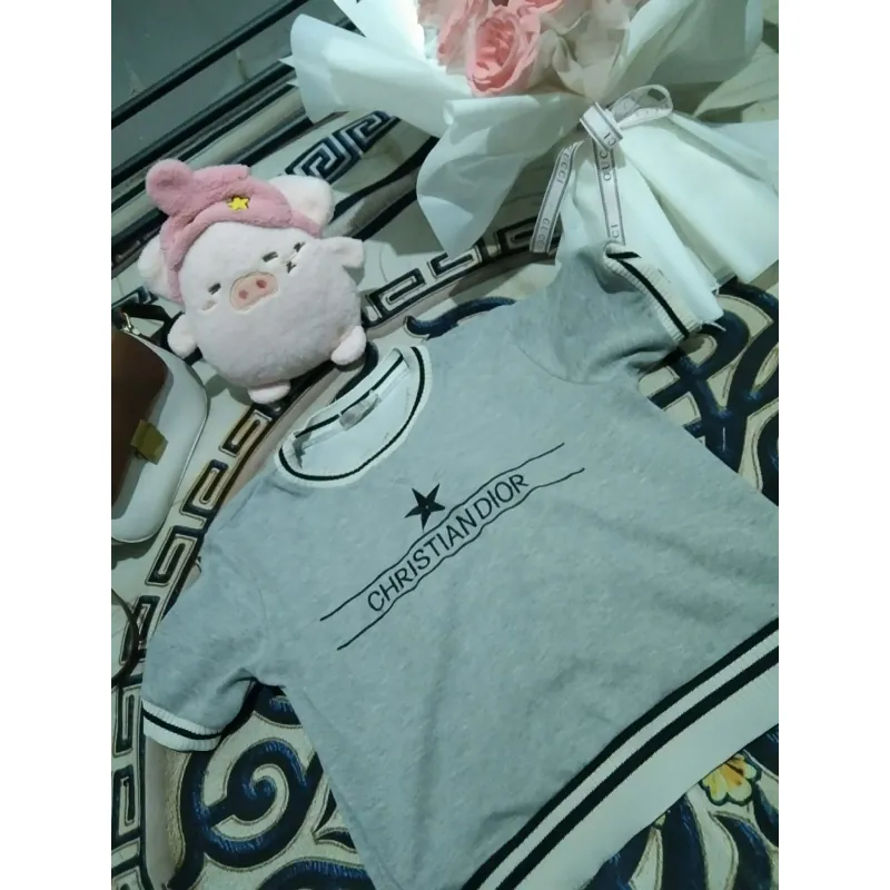 Áo phong cách nữ hiện nay mặc và rất ưng  1003654